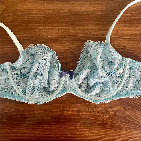 Victorias Secret Body By Victoria Unlined Demi Buste Bra 34D Lace Semi sheer - Picture 1 of 9